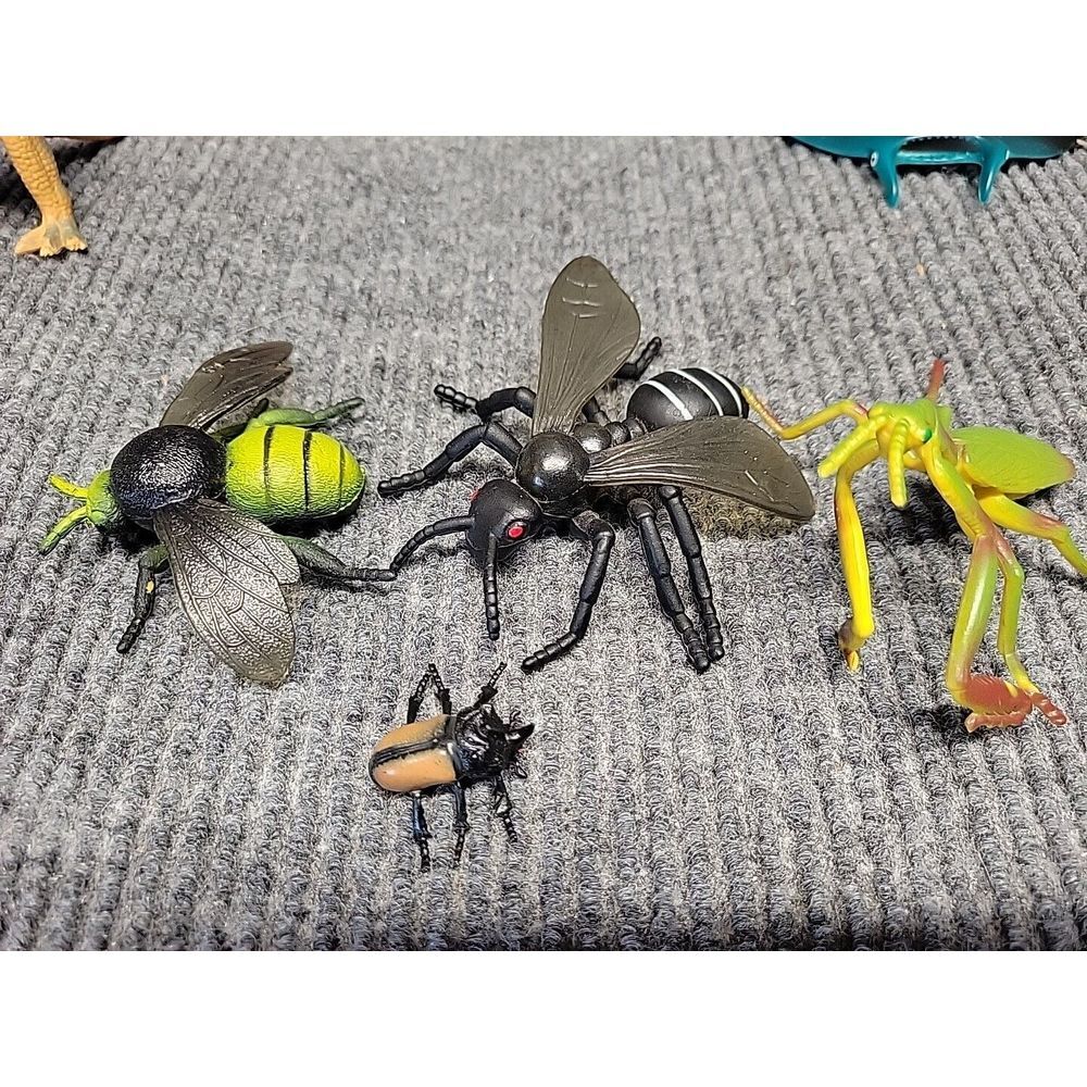 4 Pc Toy Insects